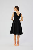 Elegant Sleeveless Flared Dress with Pockets and Zipper