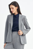 Elegant Fitted Blazer with Classic Lapel and Button Details