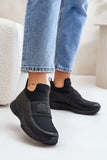 Elegant Insulated Sports Shoes with Leather and Fabric Design