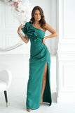 Elegant One Shoulder Dress with Feather Details for Events