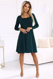 Elegant Green Trapezoidal Dress with Long Sleeves