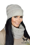Cozy Women's Winter Hat with Fluffy Pompom & Elegant Design