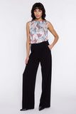  Women trousers model 225825 Nife 