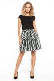 Elegant Dress with Contrasting Pleats and Boat Neckline