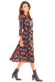 Feminine Midi Dress with 3/4 Sleeves and Decorative Belt