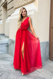 Graceful Long Dress with Delicate Neckline and Cutout