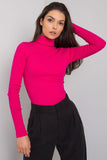 Fitted one-color turtleneck with long sleeves, versatile style.