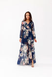 Elegant maxi dress with a flowing cut and chic details.