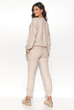 Stylish Women's Sweatshirt Set with Practical Pockets