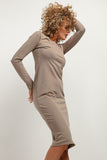 Elegant Fitted Midi Dress with Boat Neckline