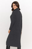 Elegant long sweater: comfort meets classic style.