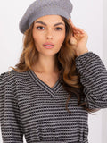 Chic Smooth Beret with Shiny Accent for Stylish Outfits