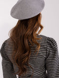 Chic Smooth Beret with Shiny Accent for Stylish Outfits