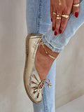 Elegant Leather Flat Ballerinas with Lacing and Cutouts